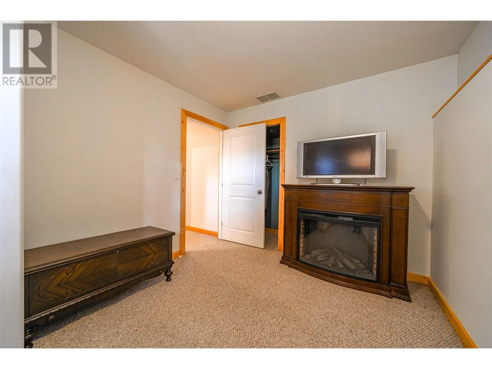 10 Candide Drive