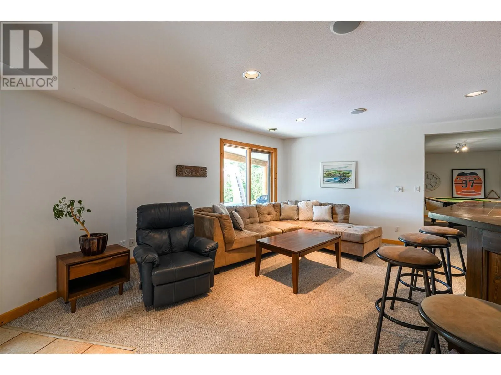 10 Candide Drive