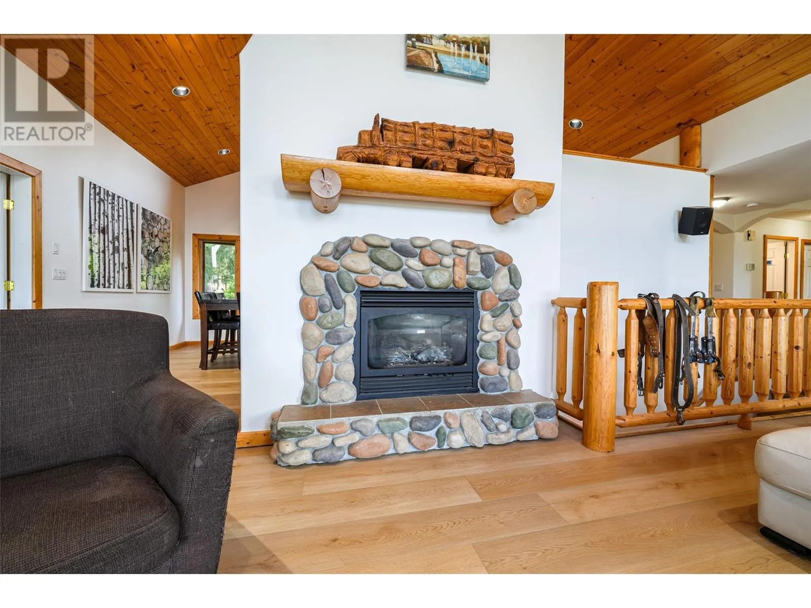 10 Candide Drive