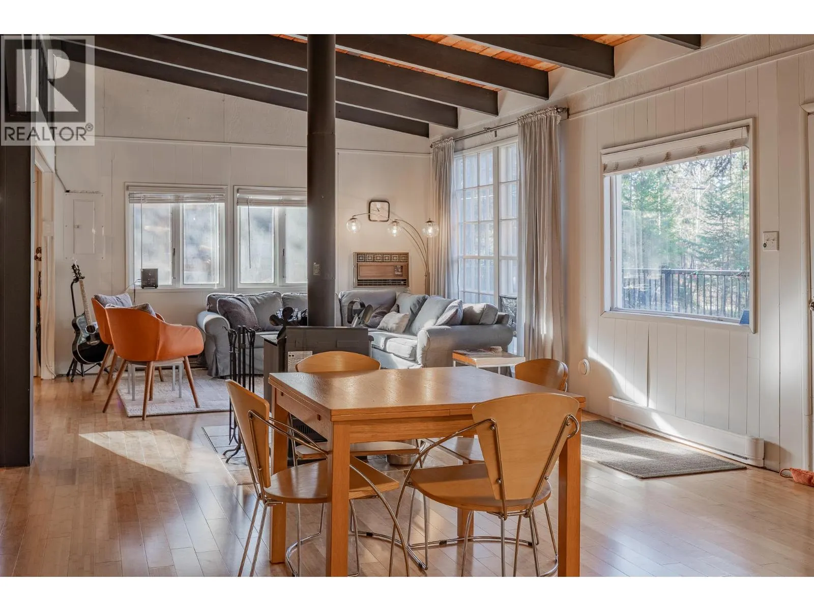 4736 COPPER Crescent