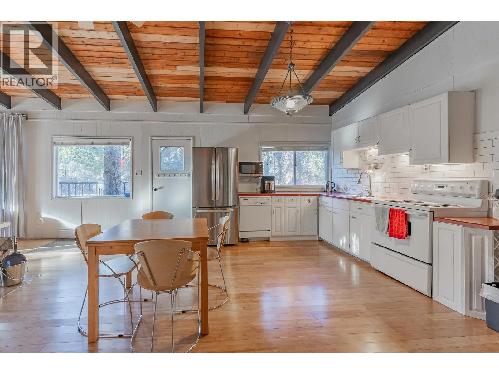 4736 COPPER Crescent