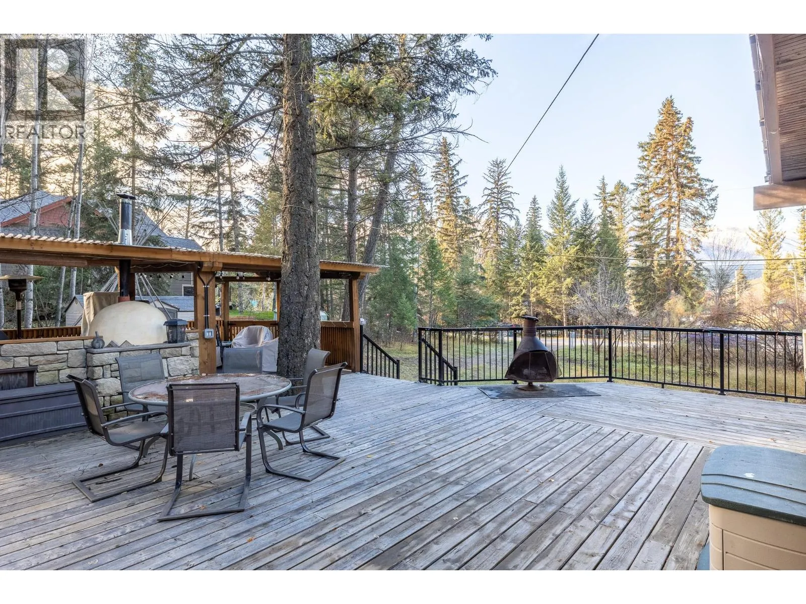 4736 COPPER Crescent