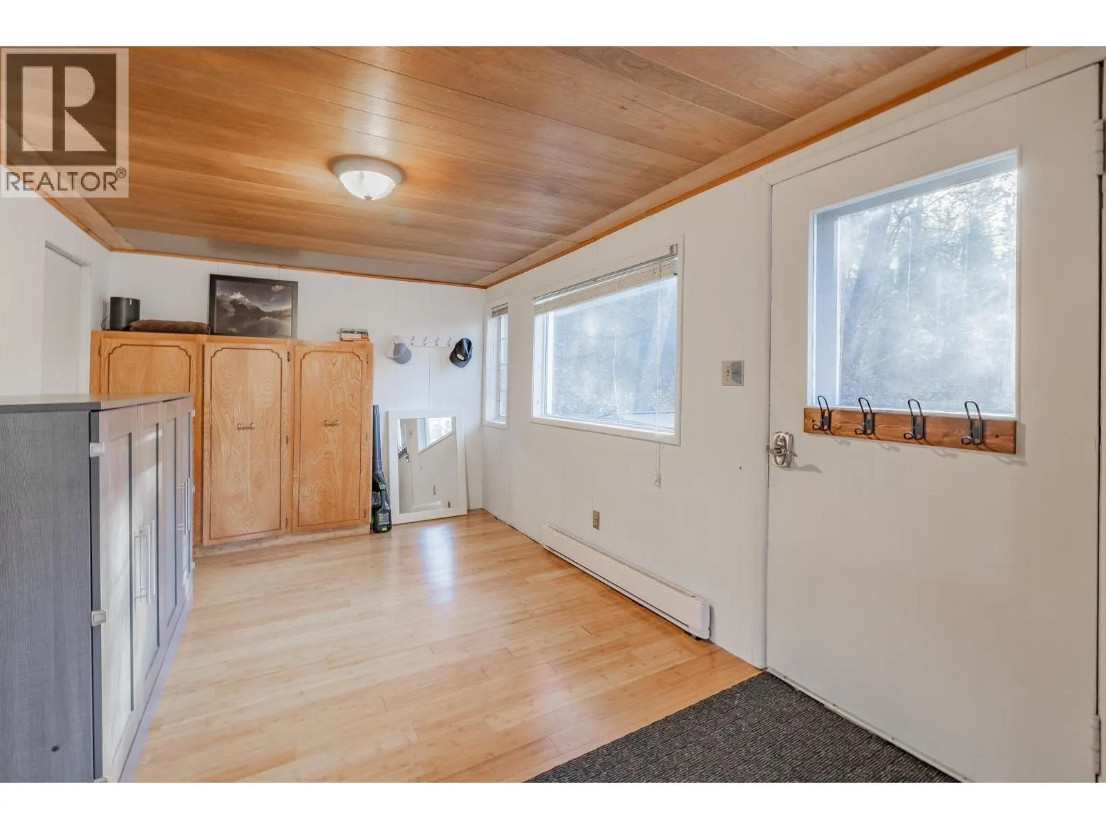 4736 COPPER Crescent