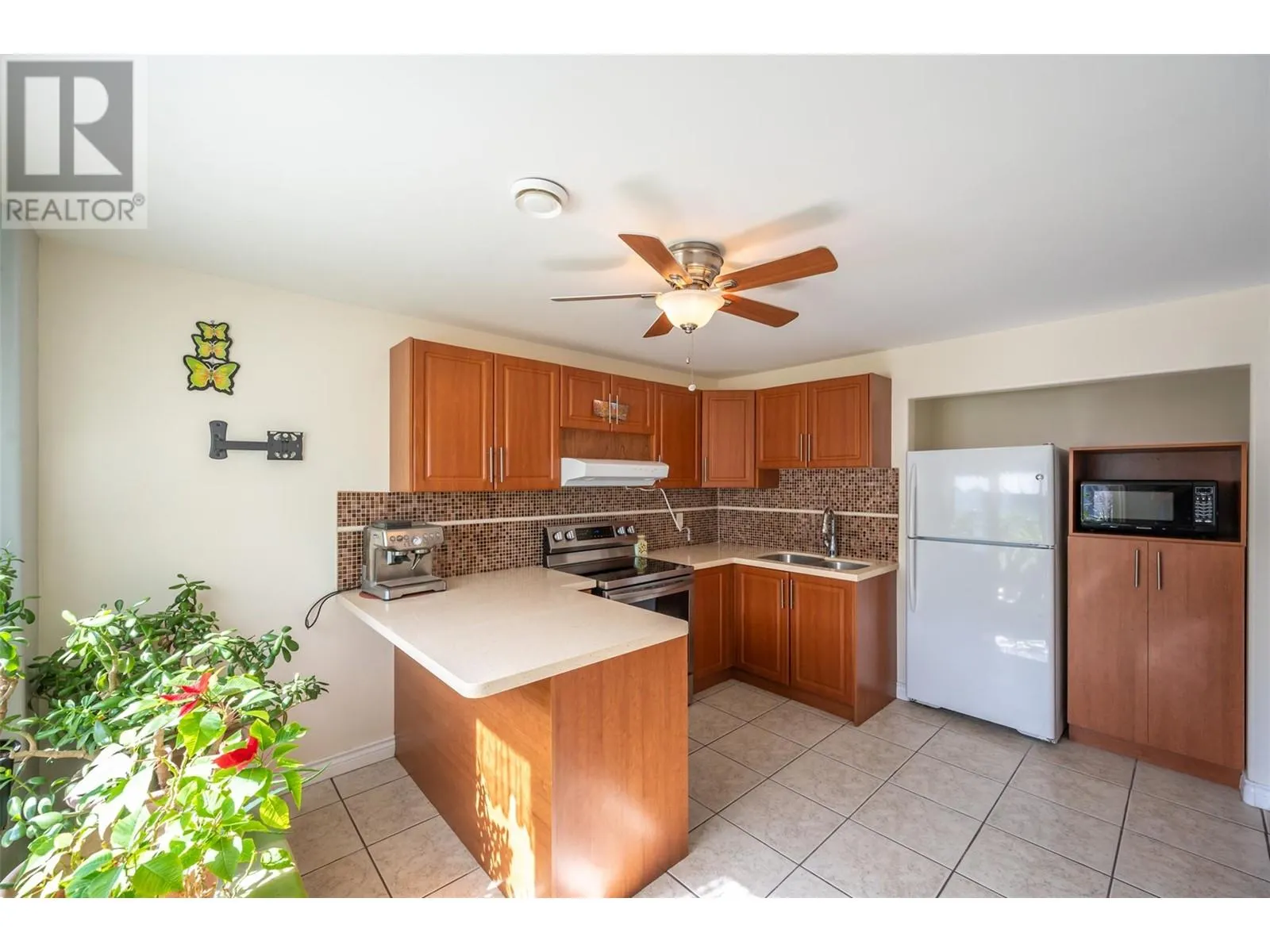 1095 Fairview Road