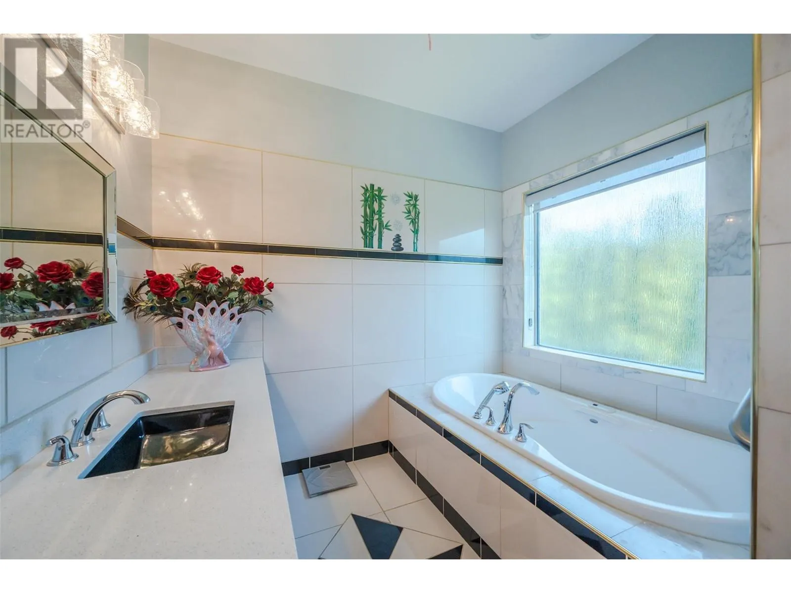 1095 Fairview Road
