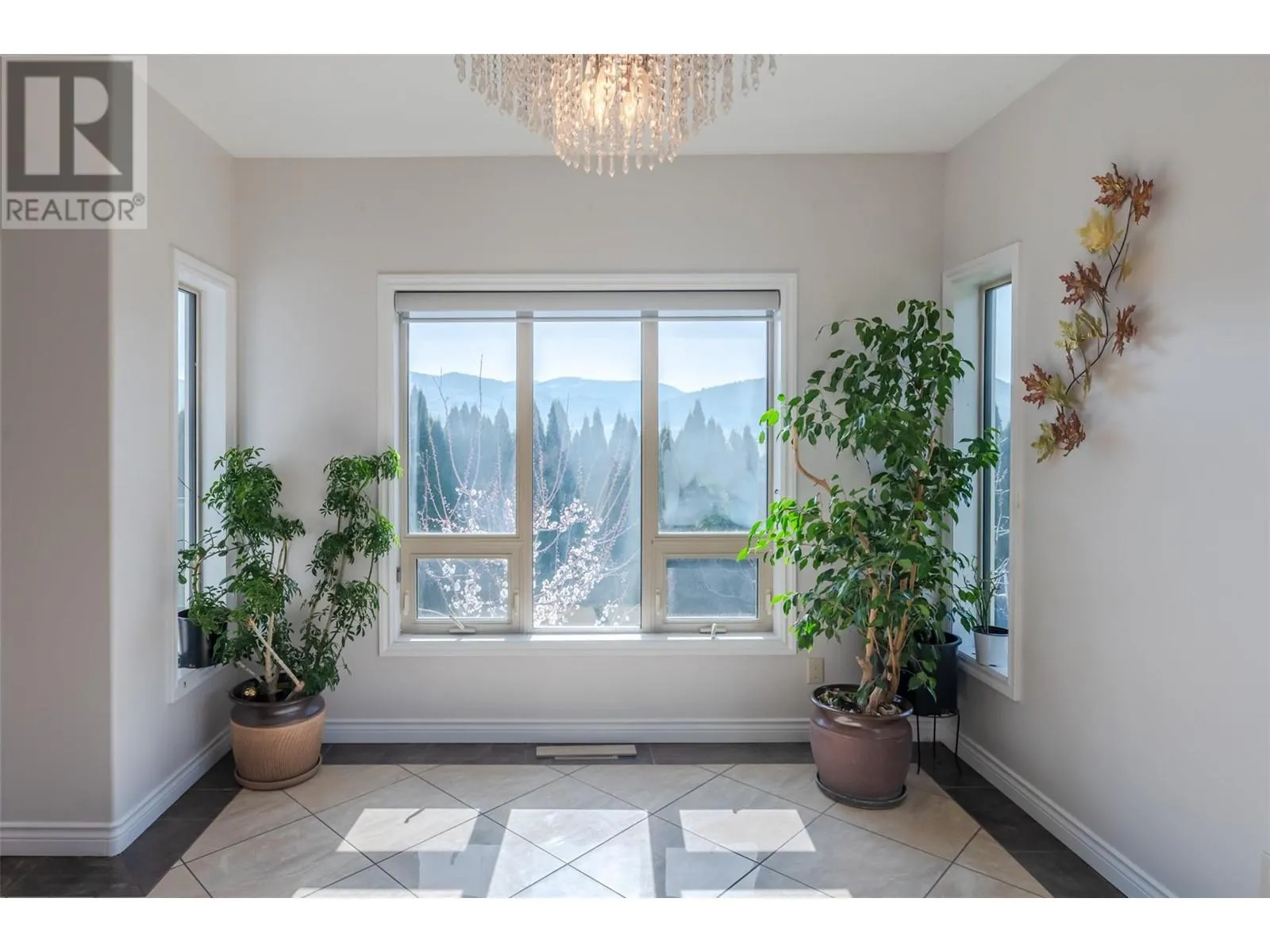 1095 Fairview Road