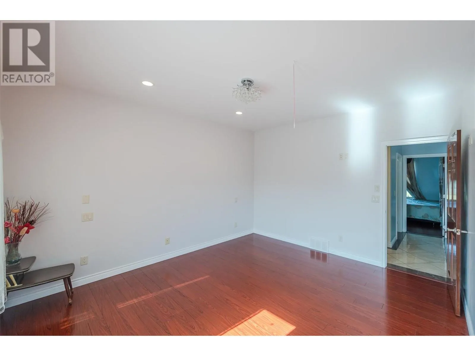 1095 Fairview Road