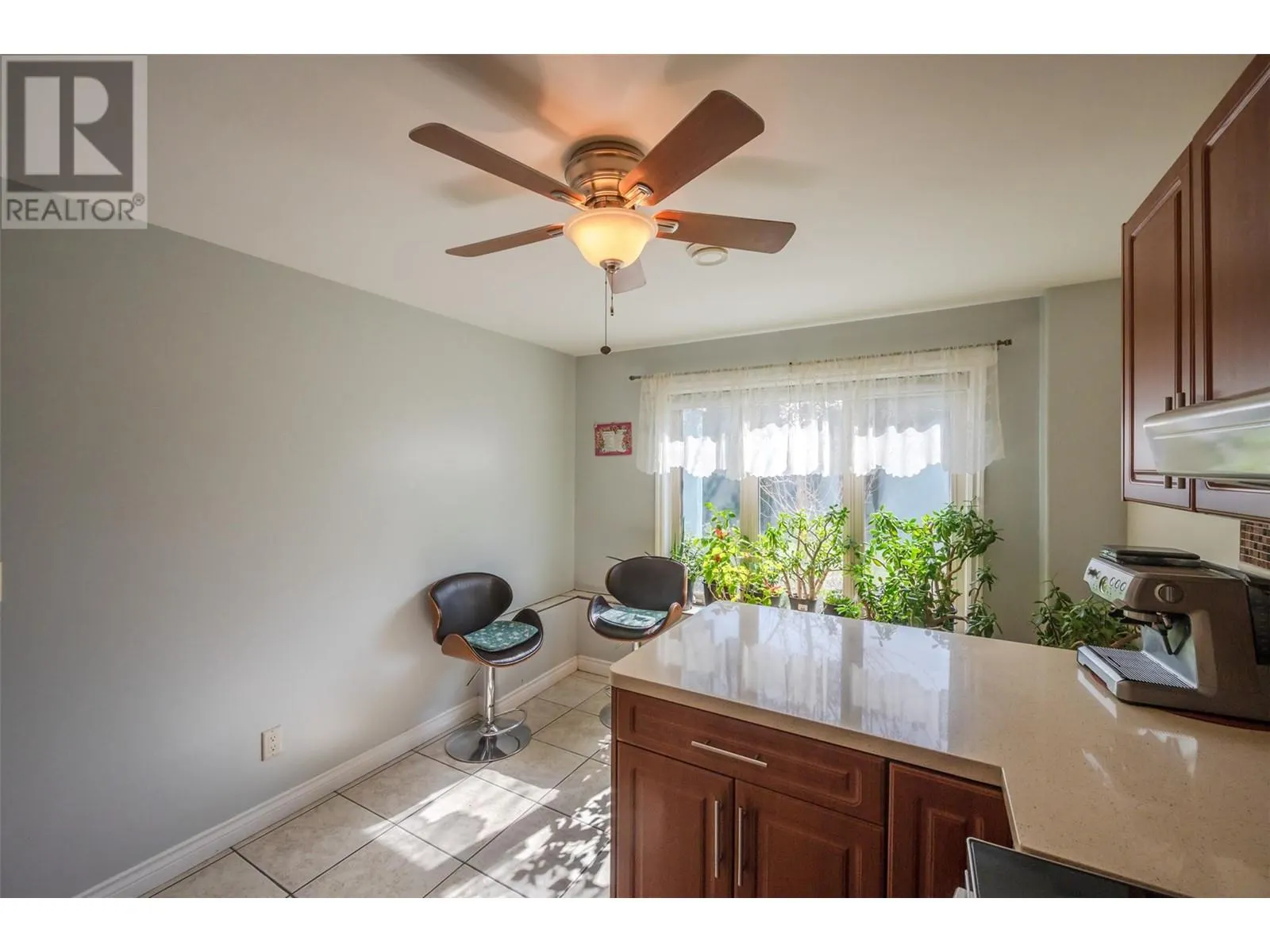 1095 Fairview Road