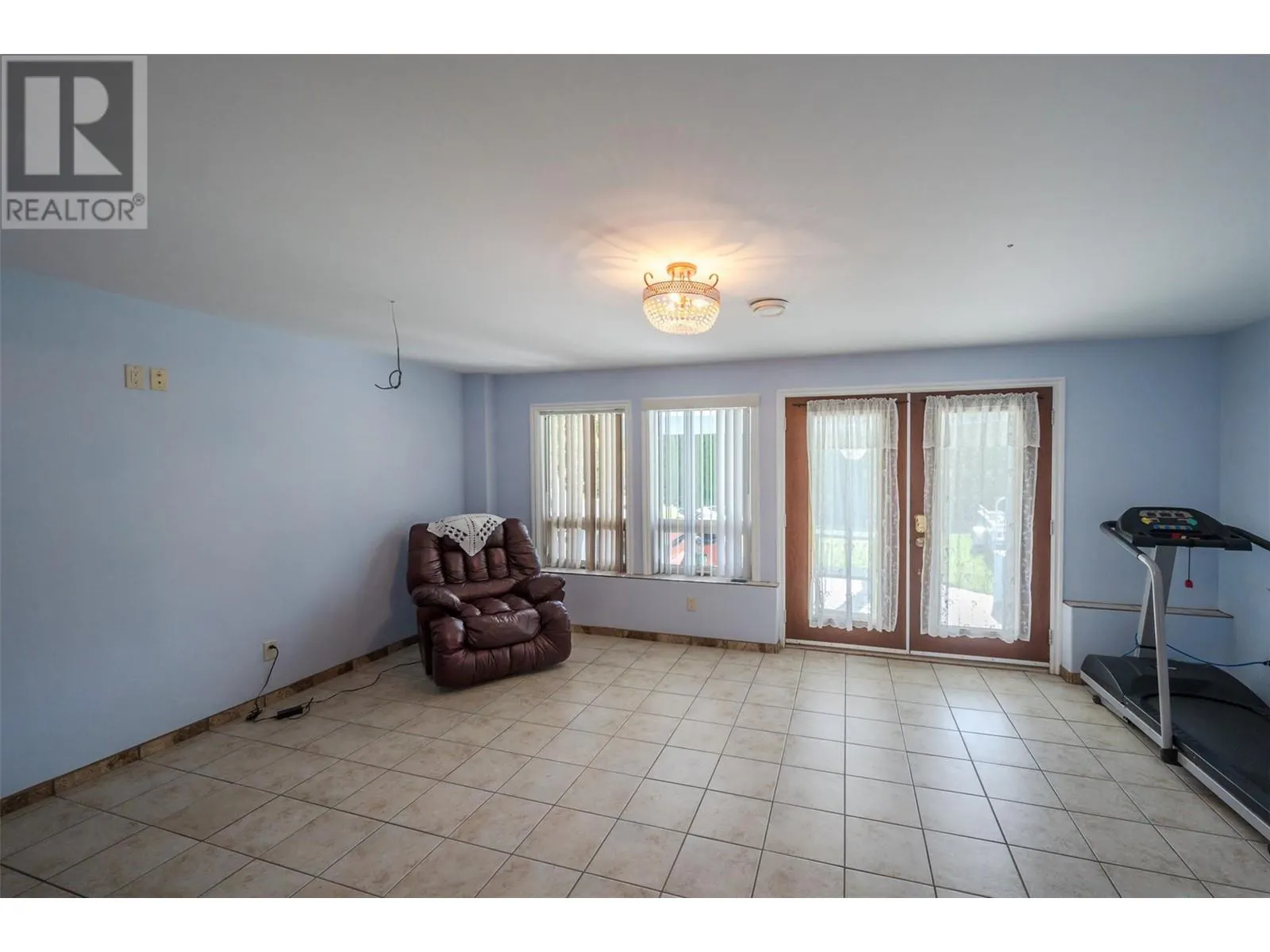 1095 Fairview Road