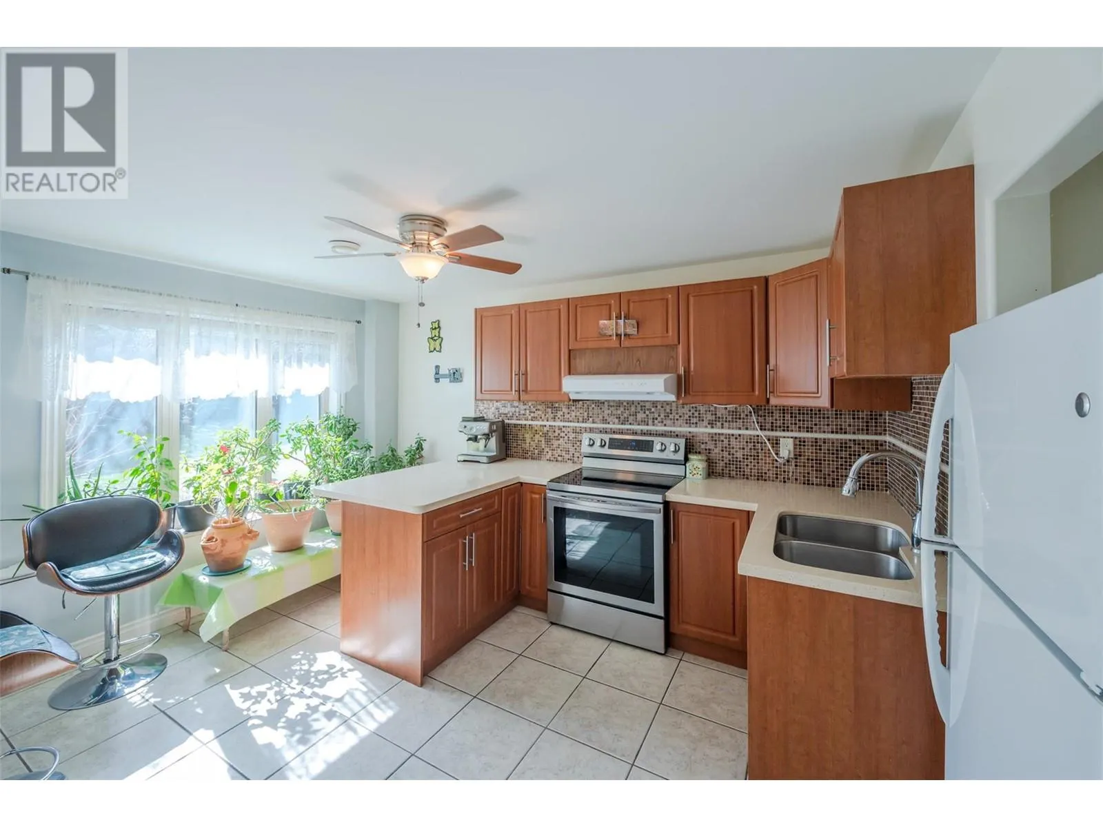 1095 Fairview Road