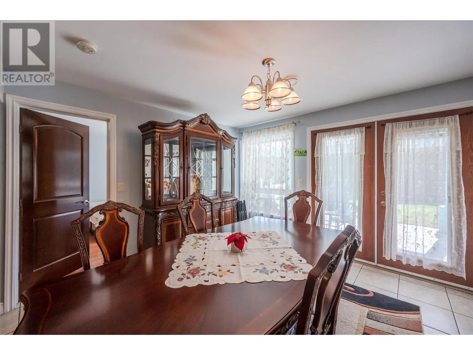 1095 Fairview Road