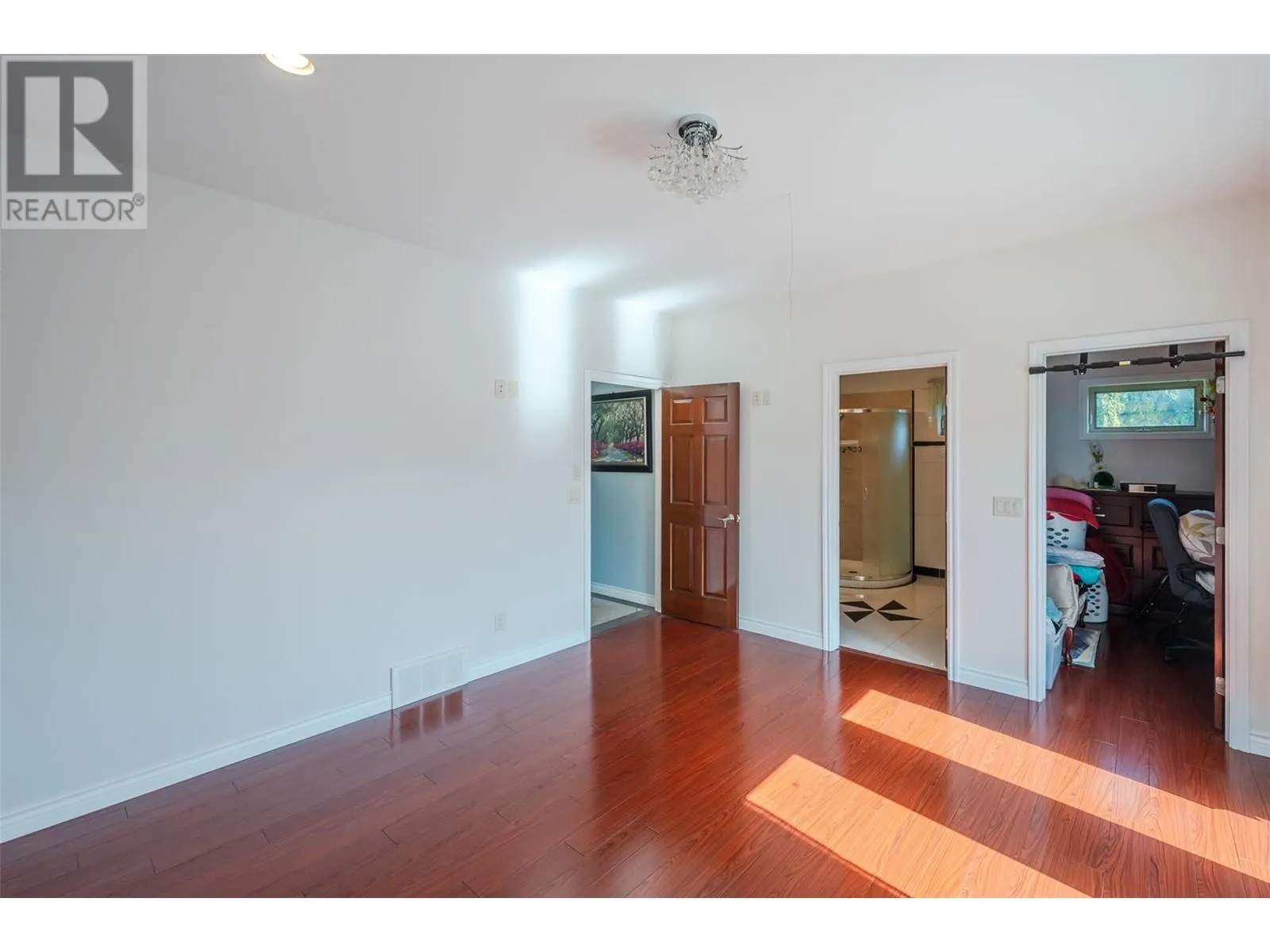 1095 Fairview Road