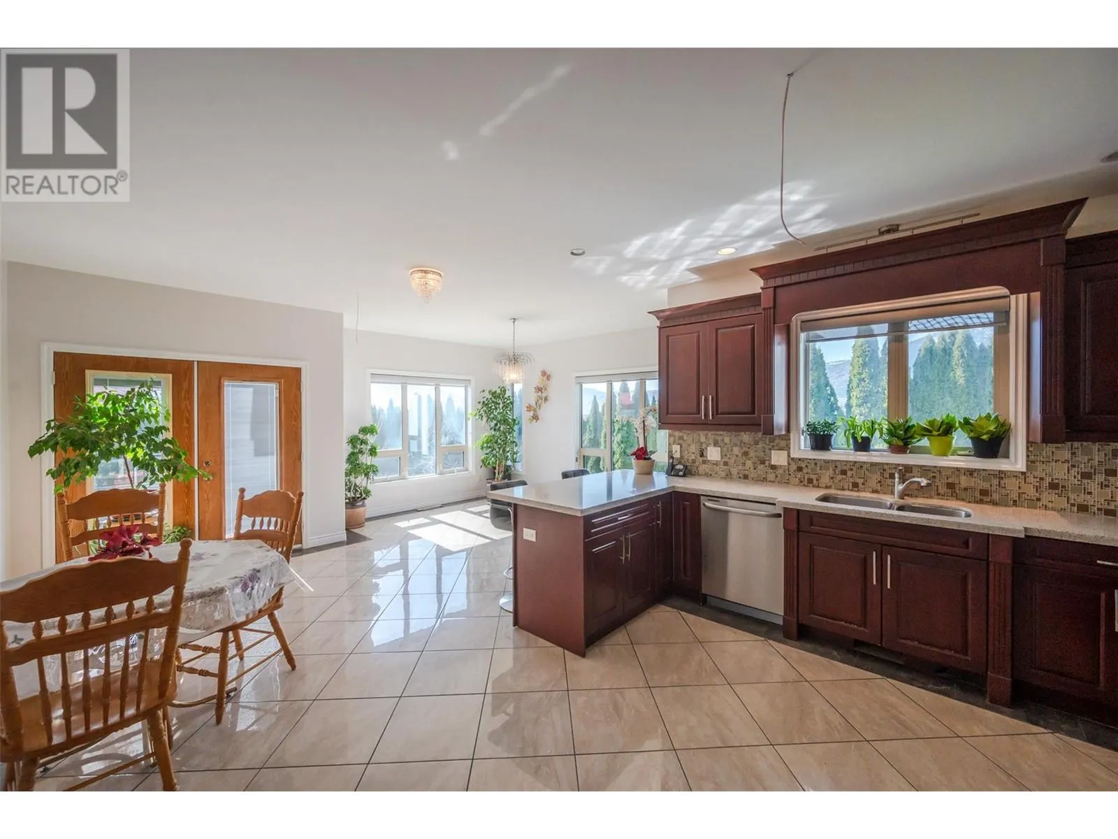 1095 Fairview Road