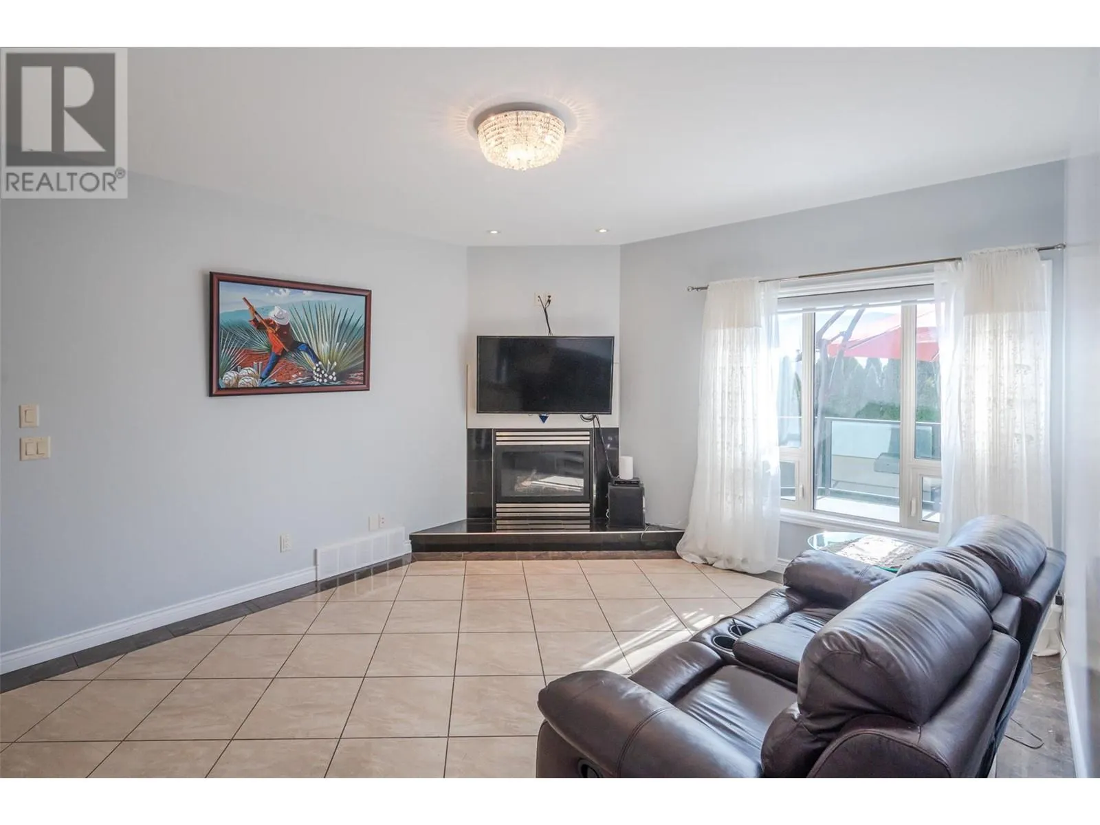 1095 Fairview Road