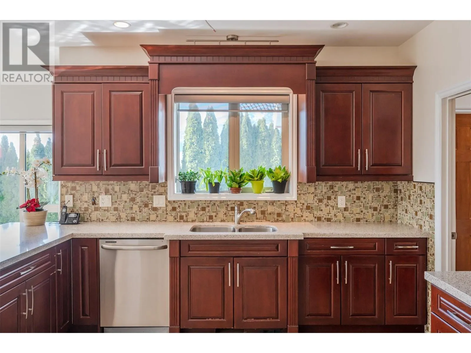 1095 Fairview Road