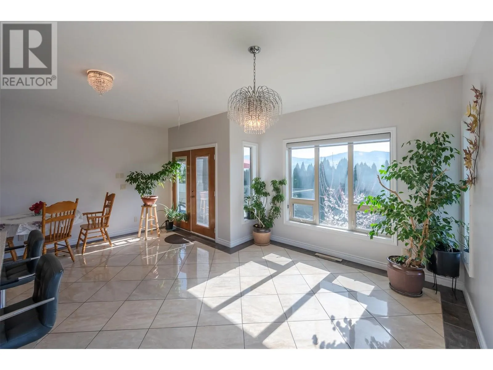 1095 Fairview Road