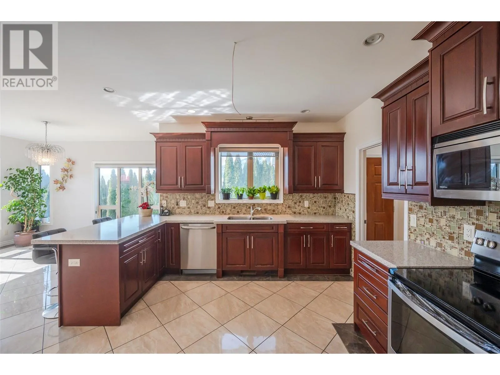 1095 Fairview Road