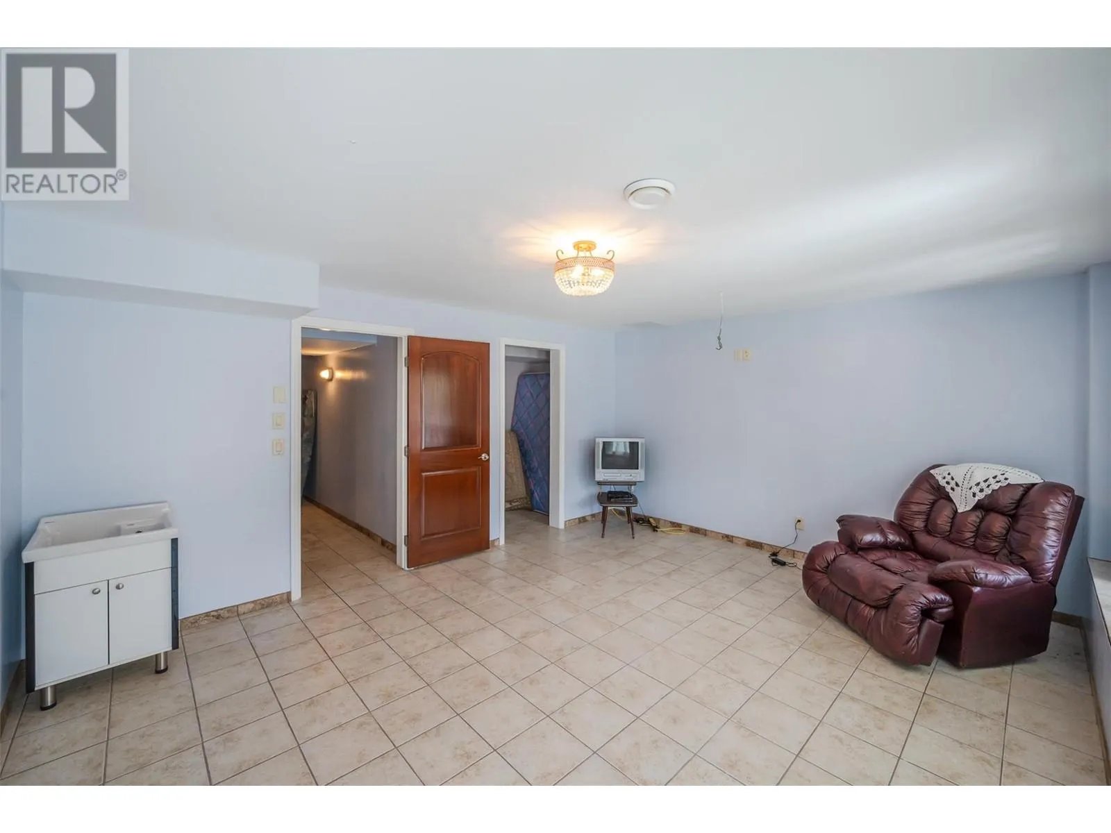 1095 Fairview Road