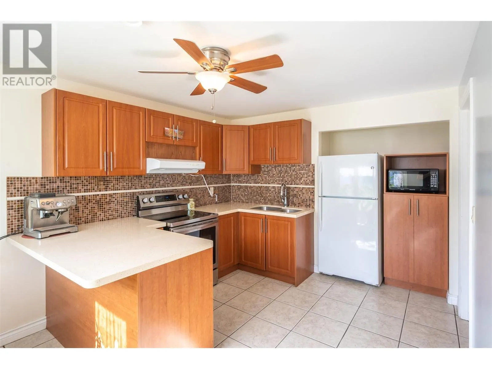 1095 Fairview Road
