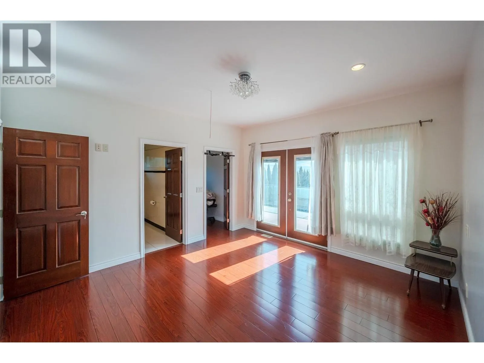 1095 Fairview Road