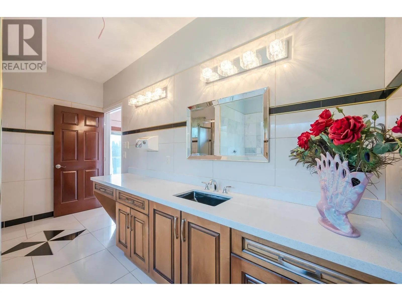 1095 Fairview Road