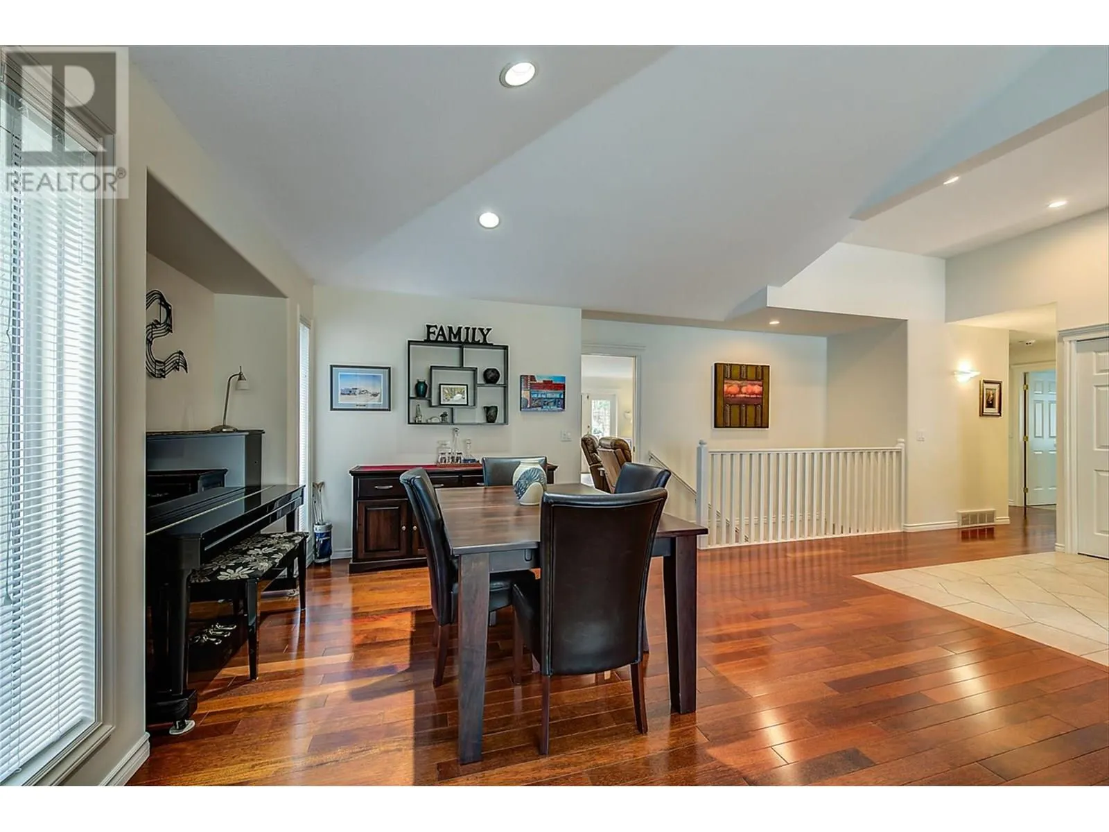 355 Woodpark Crescent