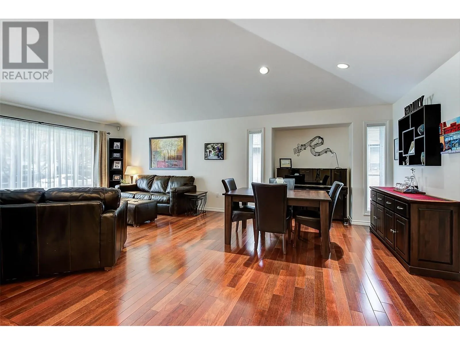 355 Woodpark Crescent