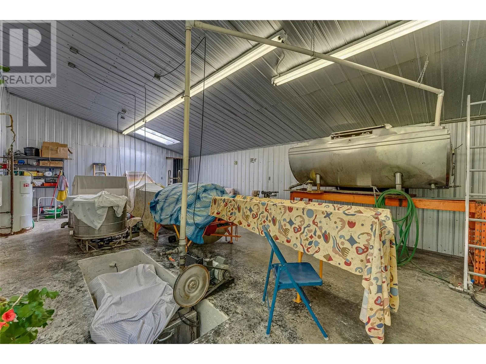 2860 Highway 97 North