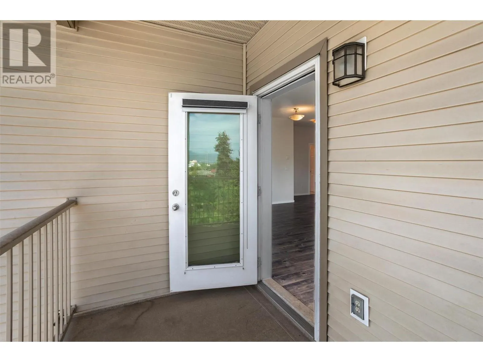 778 Rutland Road N Unit# 413
