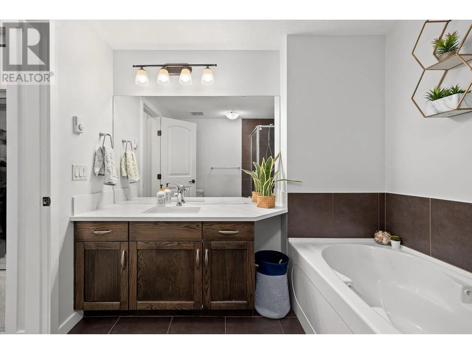 3739 Casorso Road Unit# 103