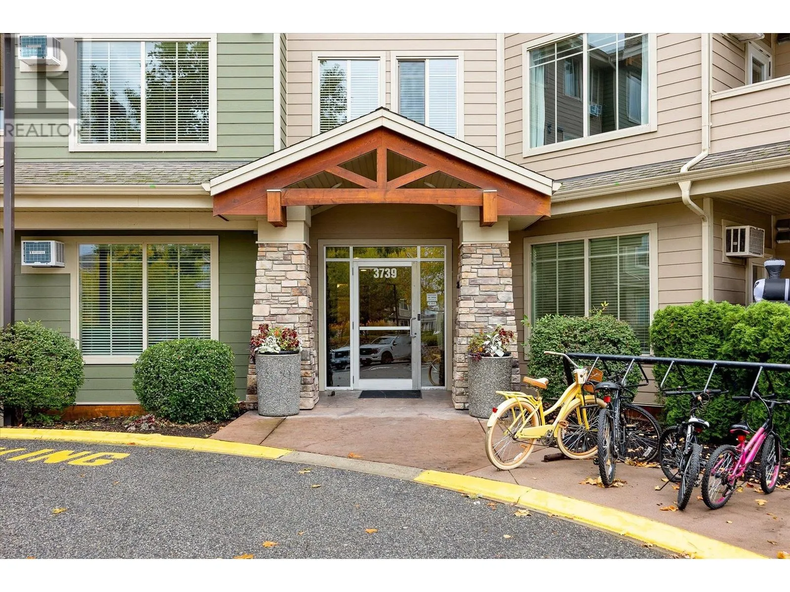 3739 Casorso Road Unit# 103