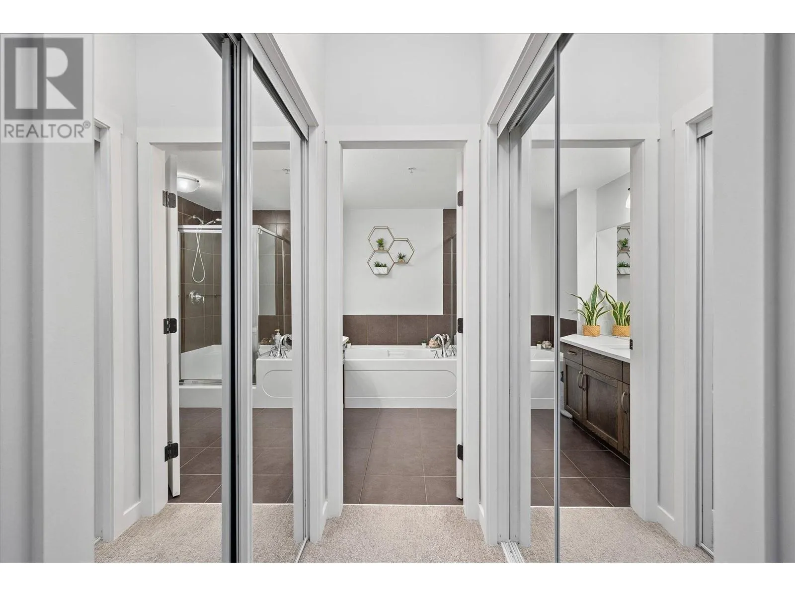 3739 Casorso Road Unit# 103