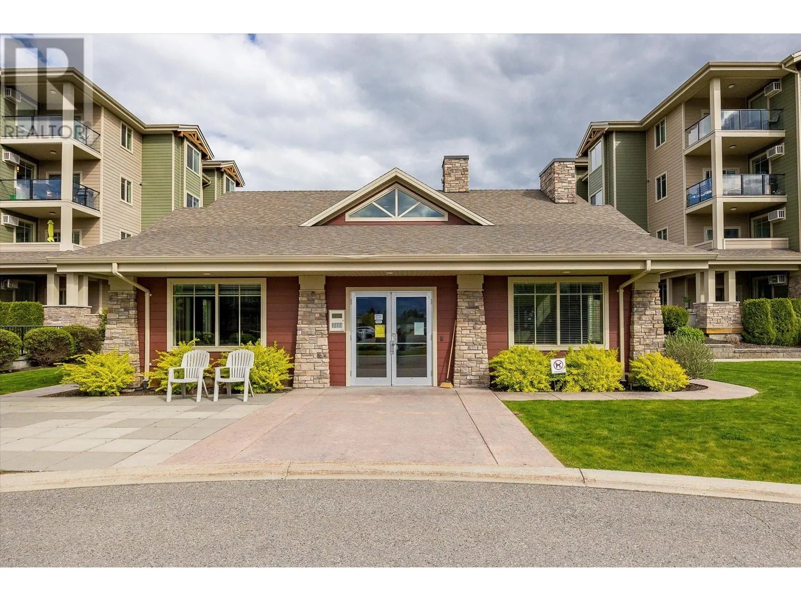 3739 Casorso Road Unit# 103