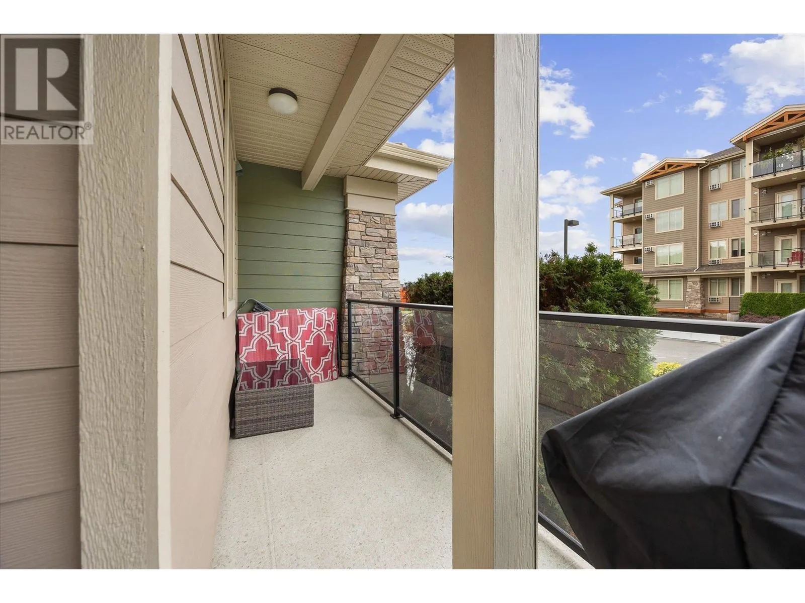 3739 Casorso Road Unit# 103