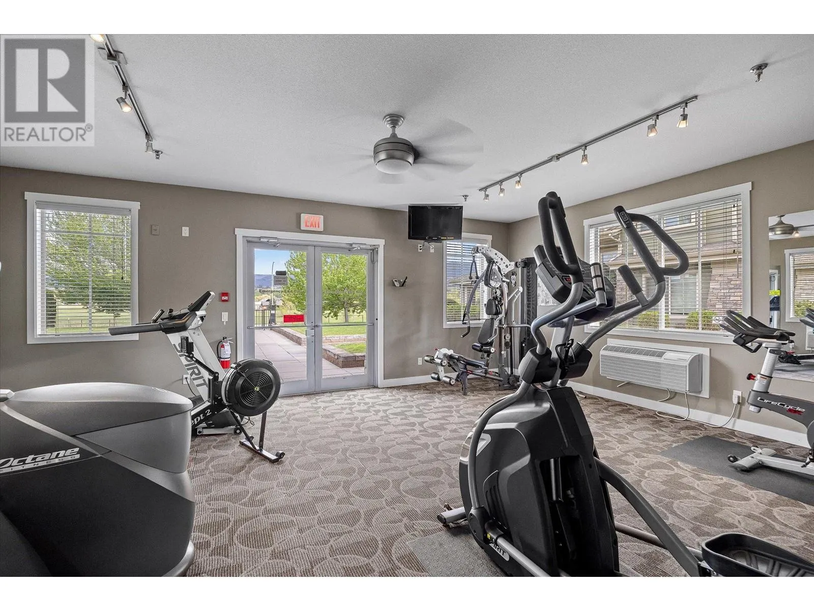 3739 Casorso Road Unit# 103