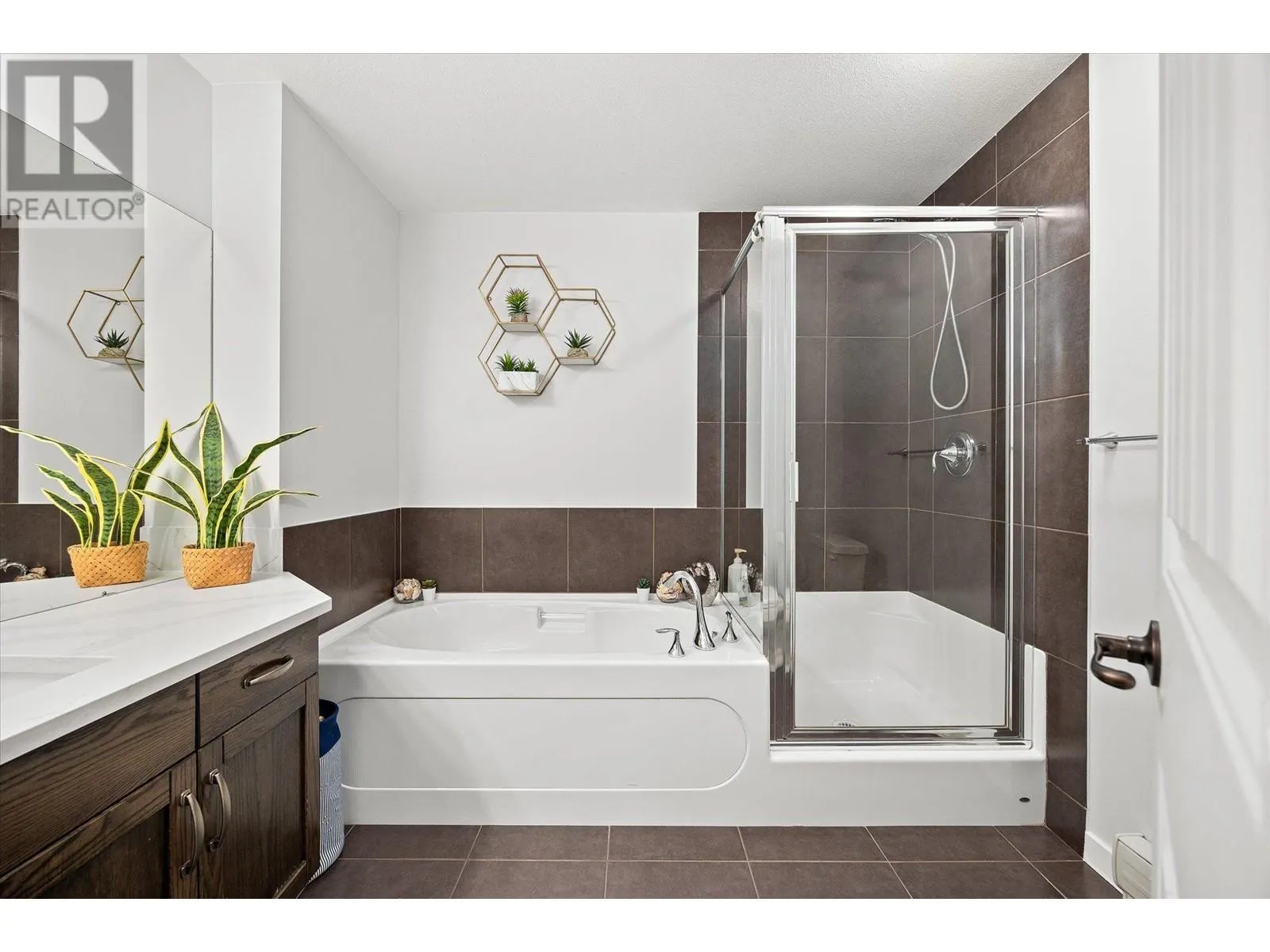 3739 Casorso Road Unit# 103