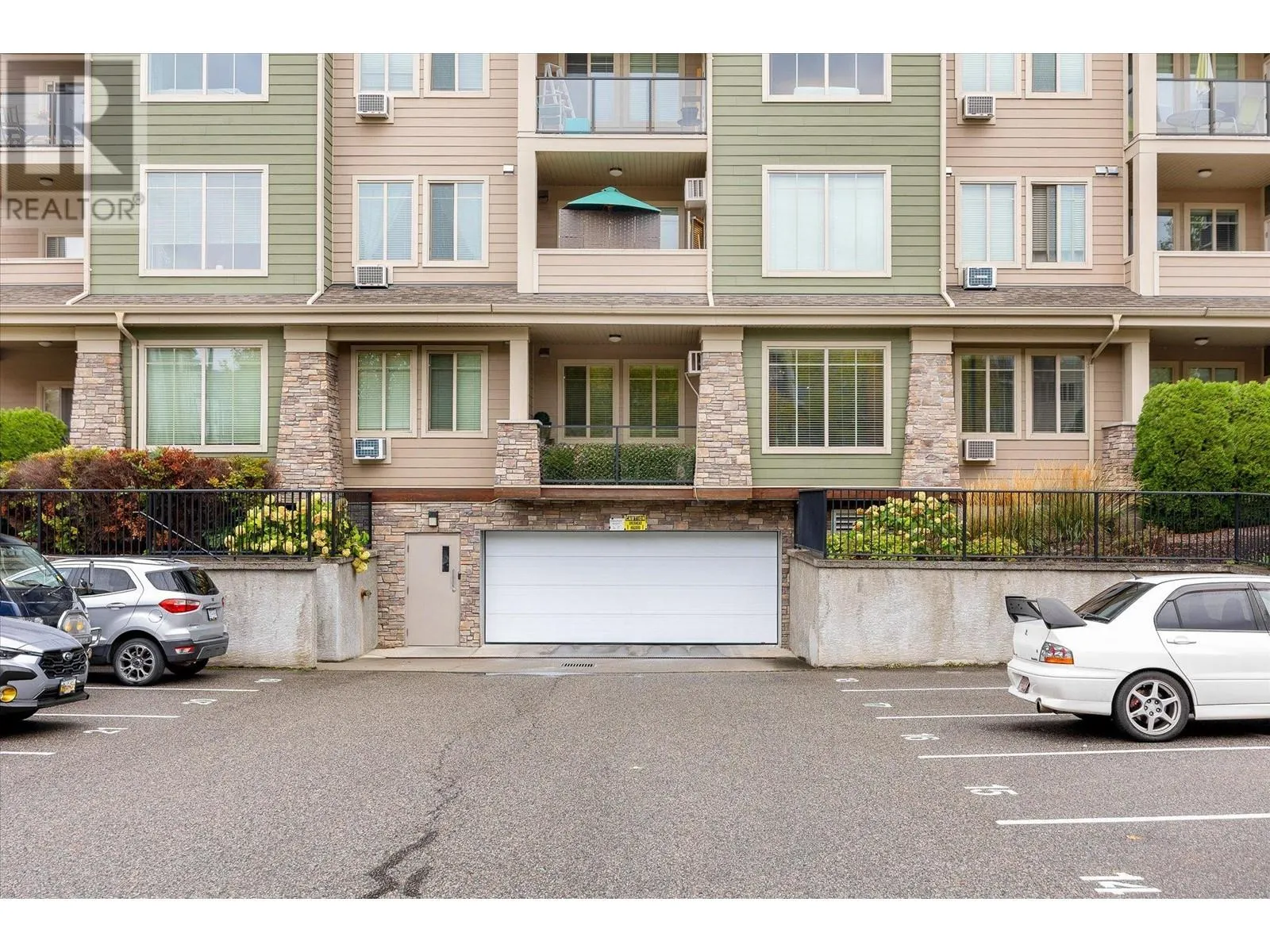 3739 Casorso Road Unit# 103