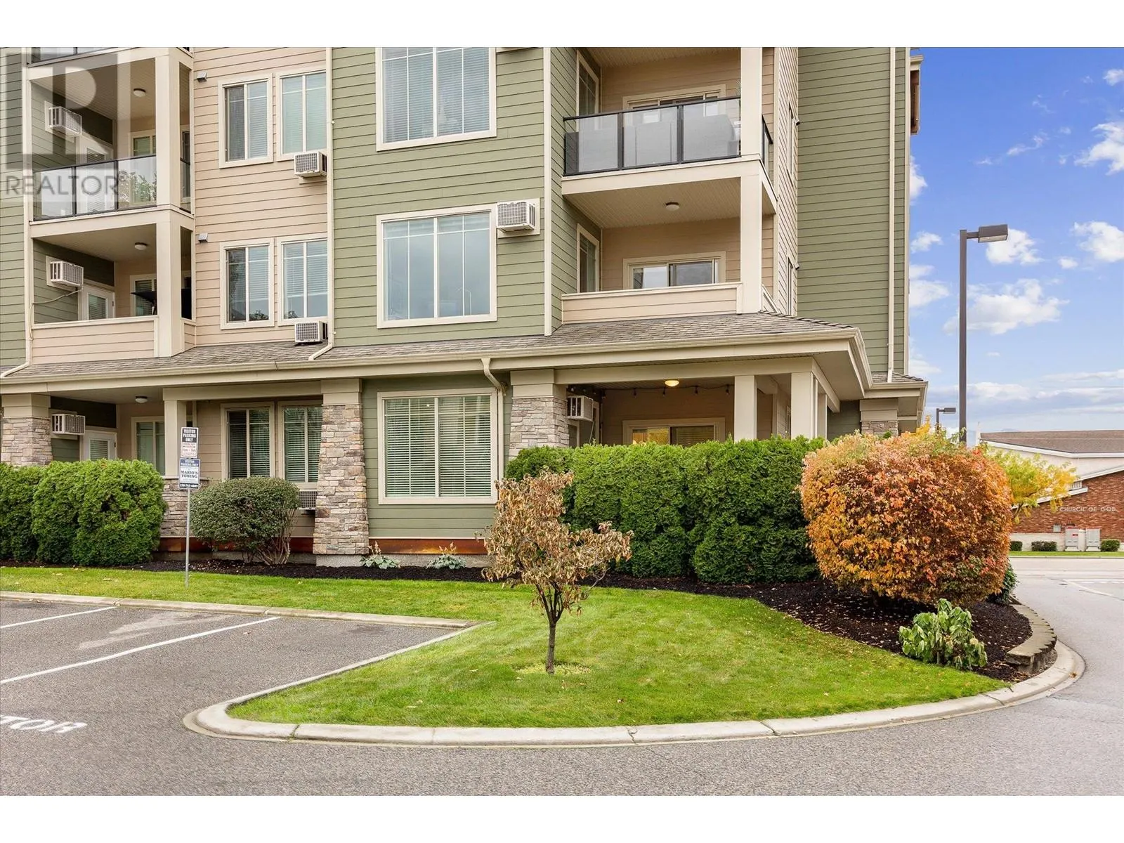 3739 Casorso Road Unit# 103