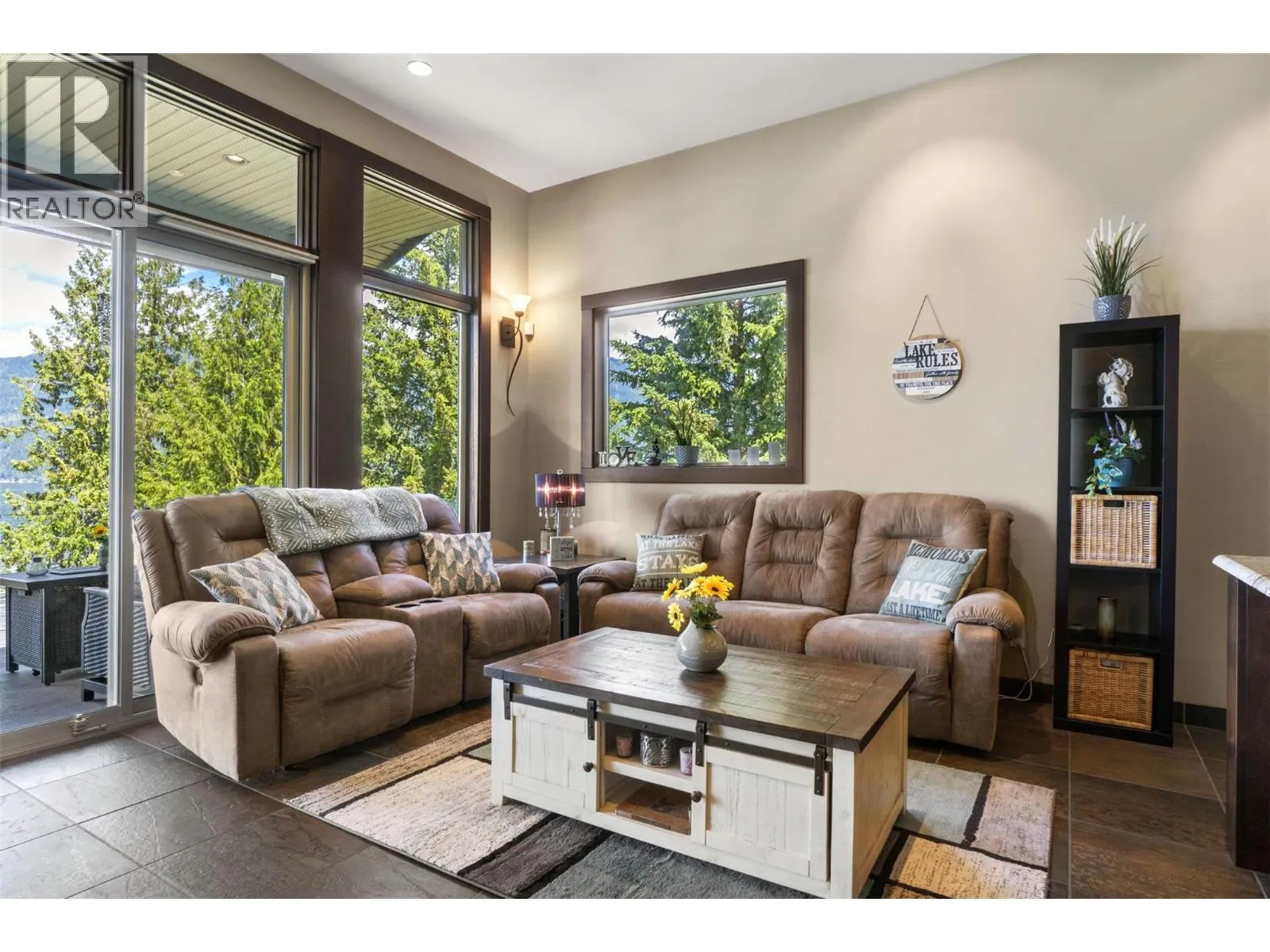 5581 Eagle Bay Road Unit# 8