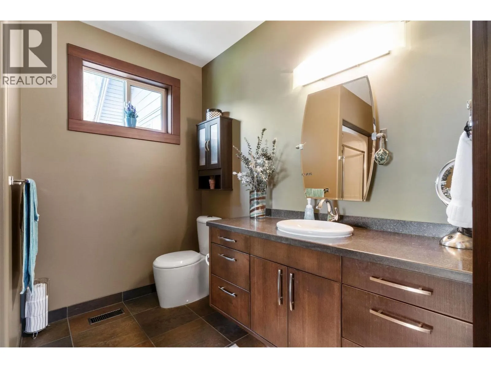 5581 Eagle Bay Road Unit# 8
