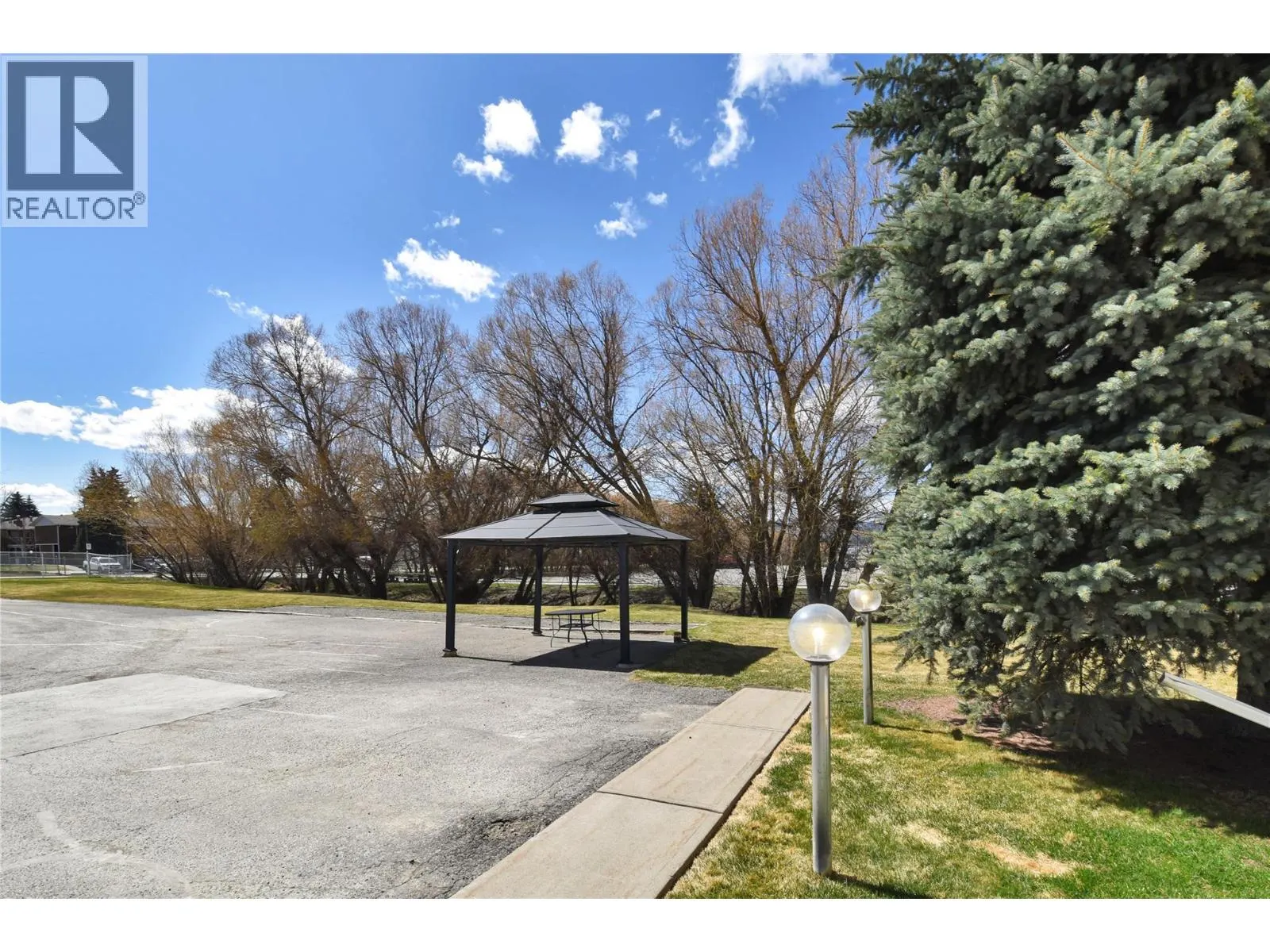 1201 Kokanee Drive N Unit# 106