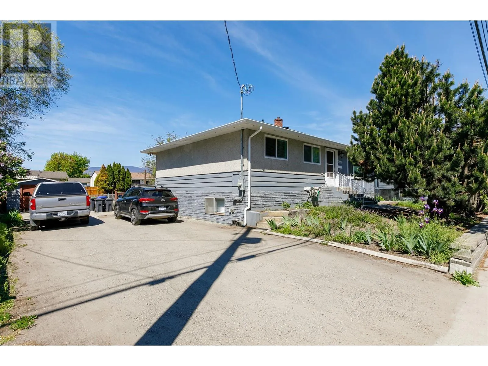 2880 Gordon Drive