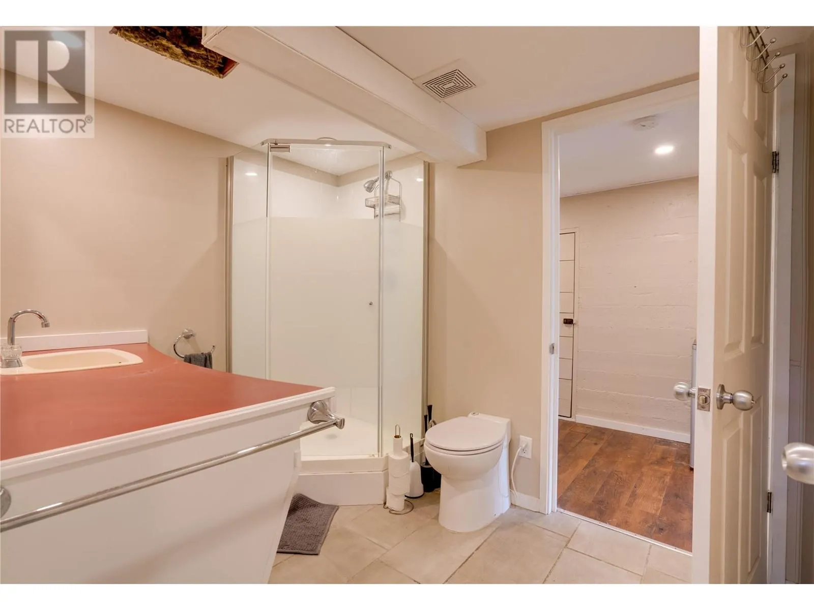 1131 COLUMBIA Heights