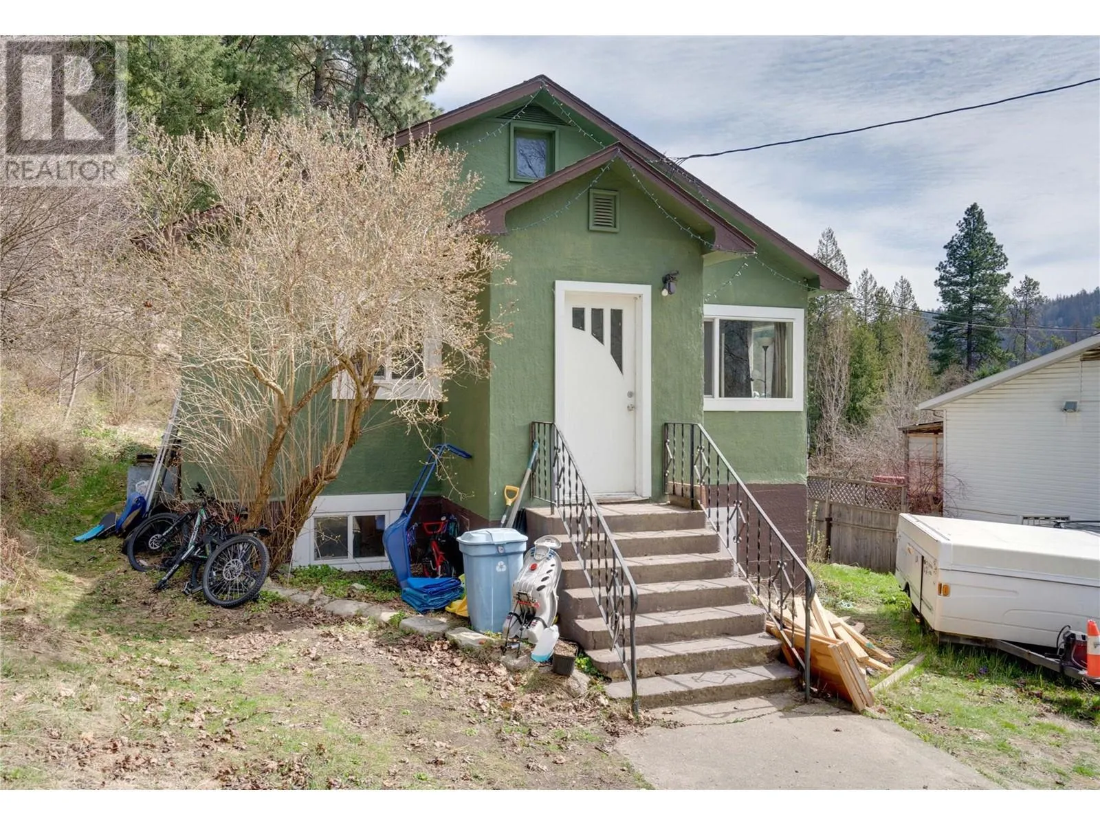 1131 COLUMBIA Heights