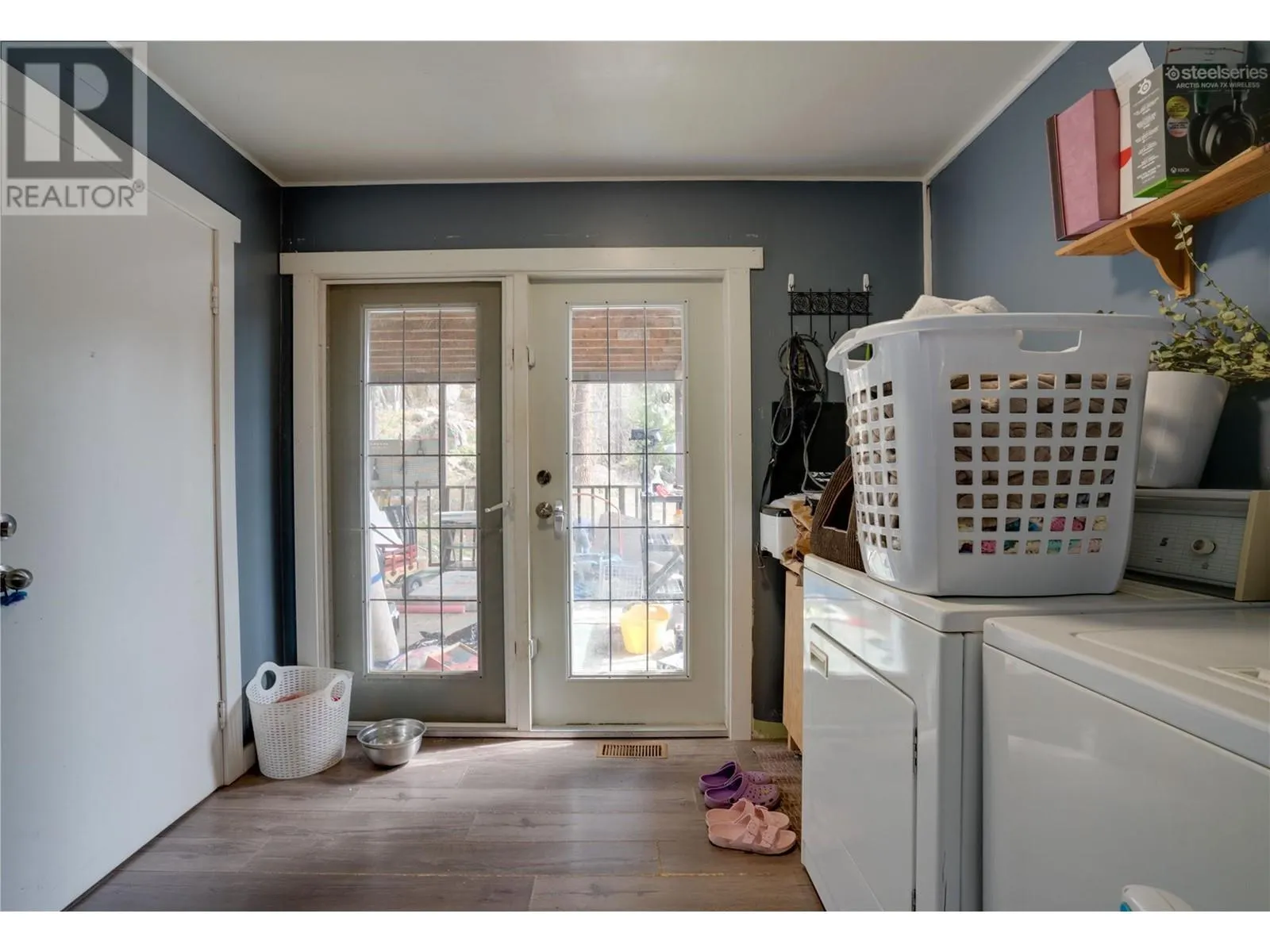 1131 COLUMBIA Heights