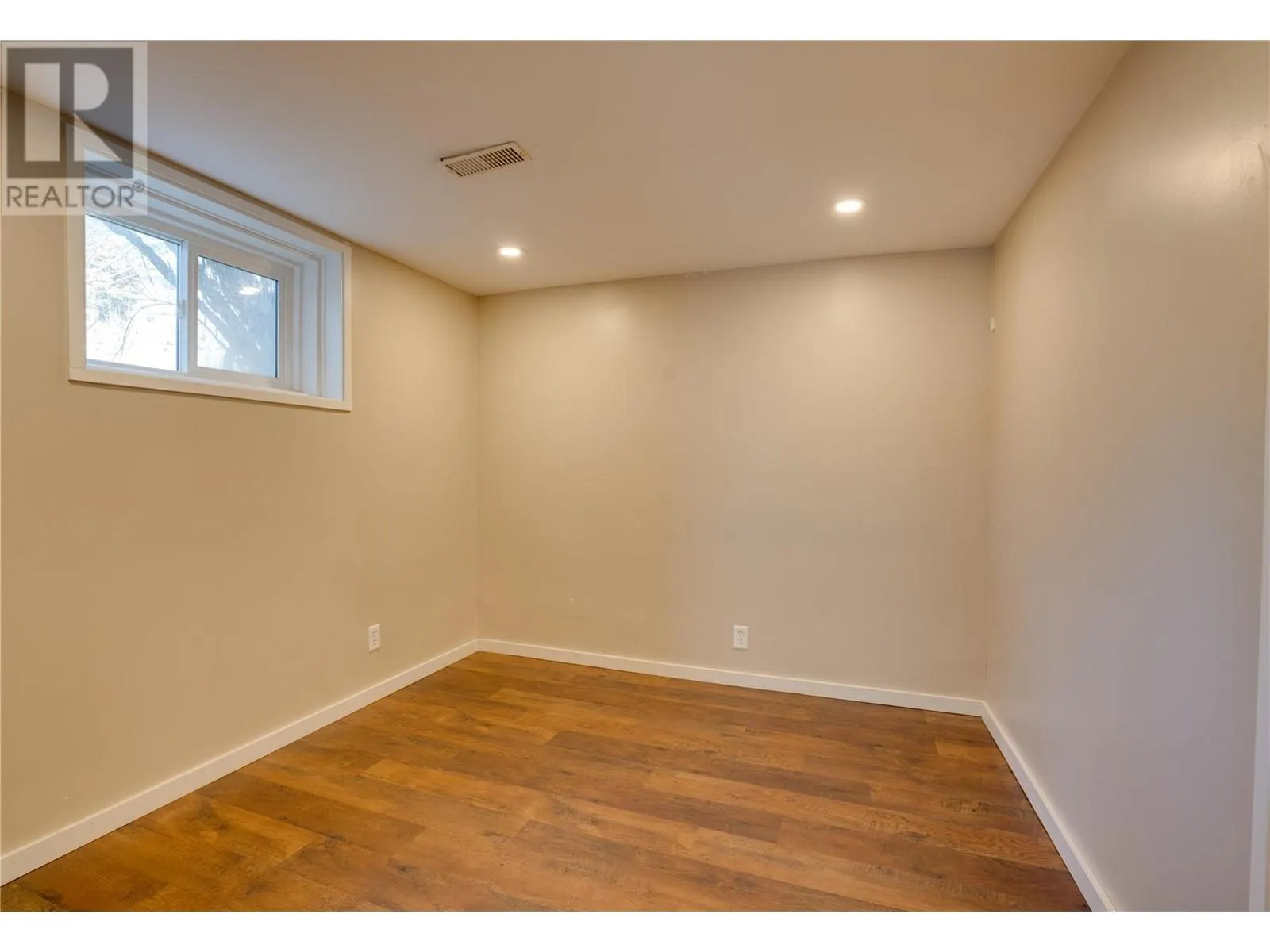 1131 COLUMBIA Heights