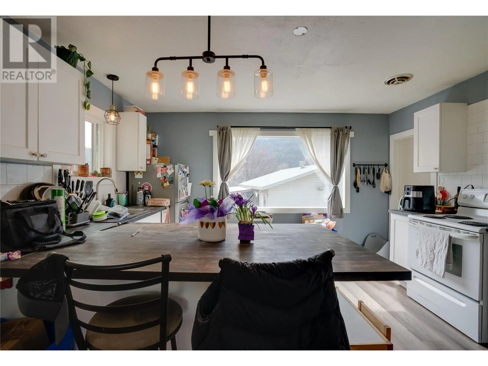 1131 COLUMBIA Heights