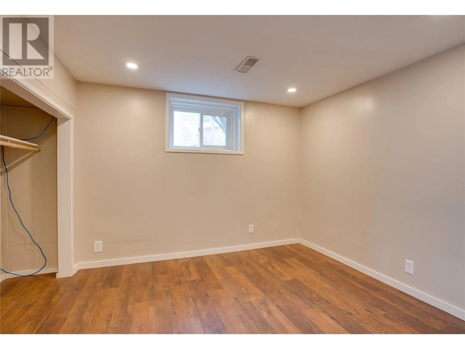 1131 COLUMBIA Heights