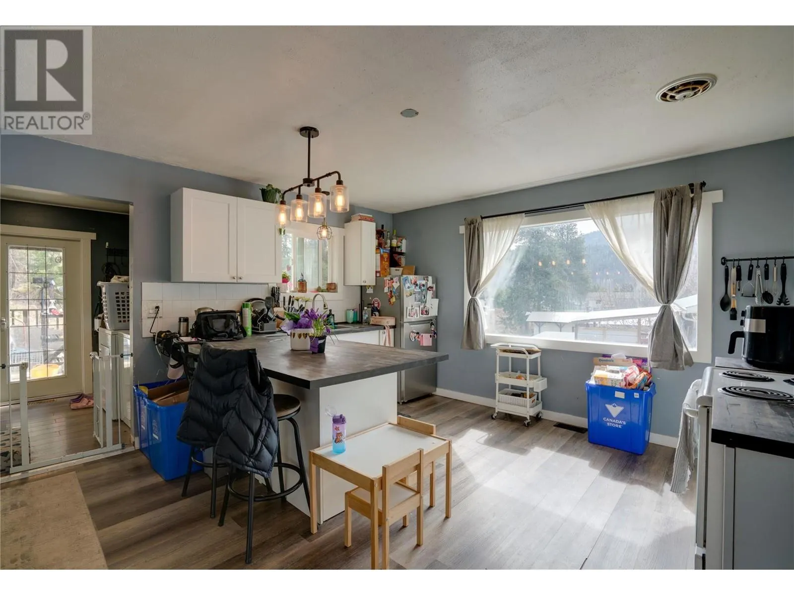 1131 COLUMBIA Heights