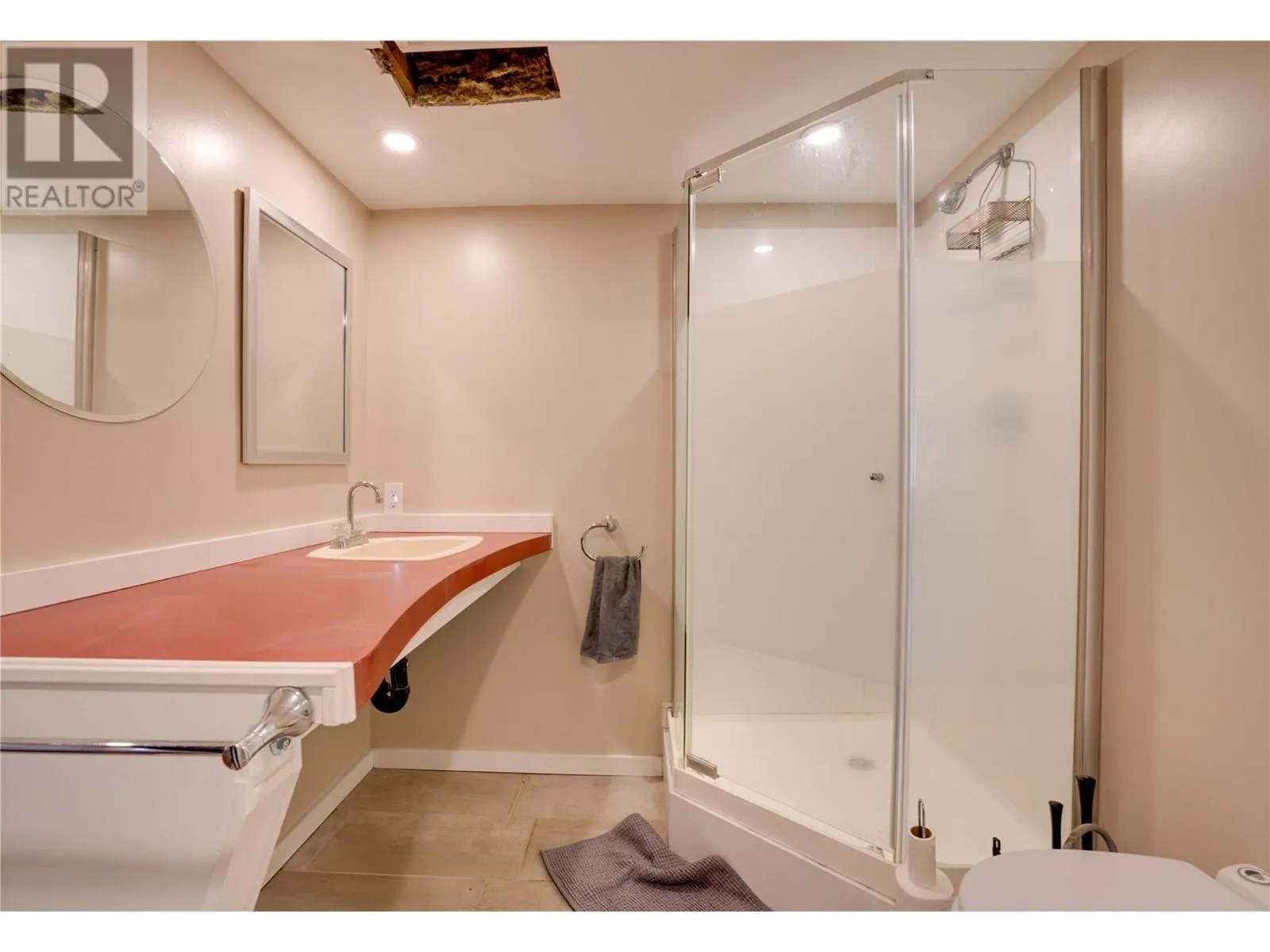 1131 COLUMBIA Heights